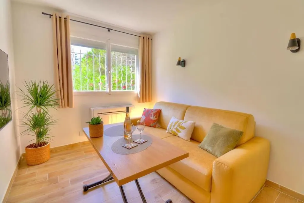 Charmant Studio Renove A Antibes, Plage A 10 Min A Pied 0*, Antibes